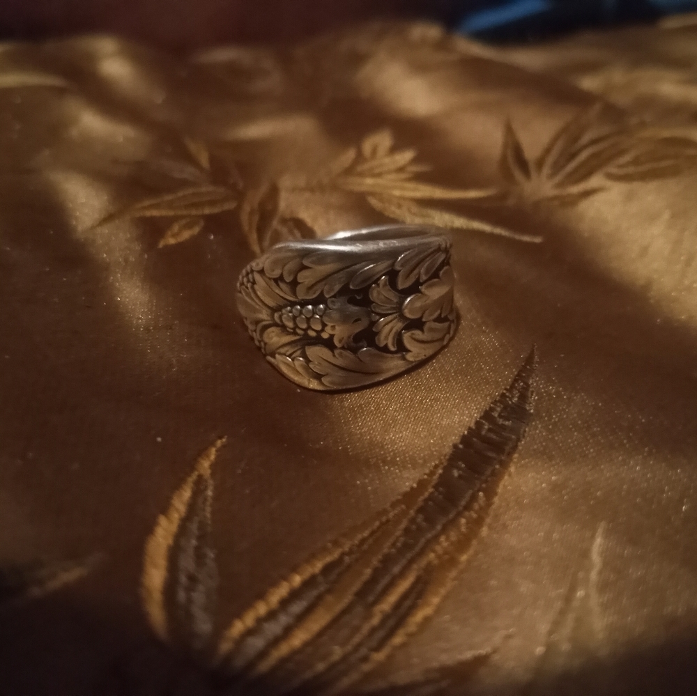 Beautiful handmade spoon ring - Picture 3 of 4